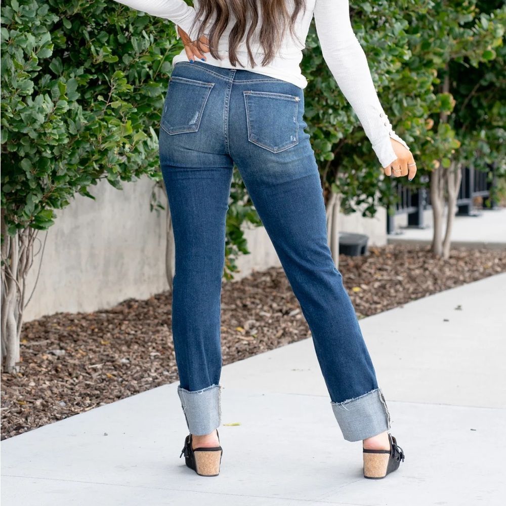 NWT Judy Blue Fort Scott Mid Rise Cuffed Straight Leg